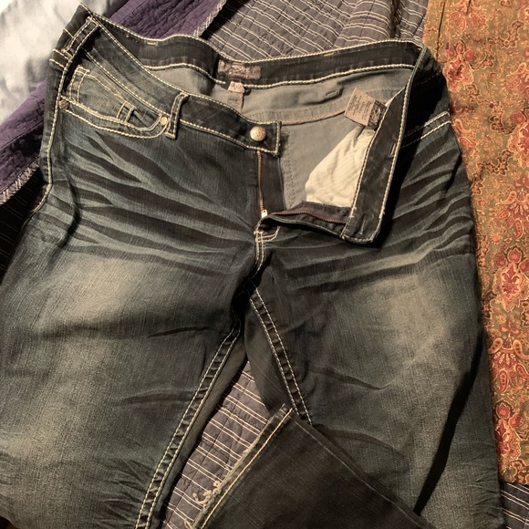 Silver Jeans Aiko Bootcut - Picture 1 of 3